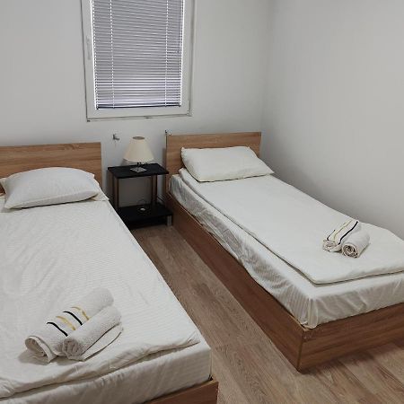 Central Modern Flat M&M Apartments Скоп'є Екстер'єр фото