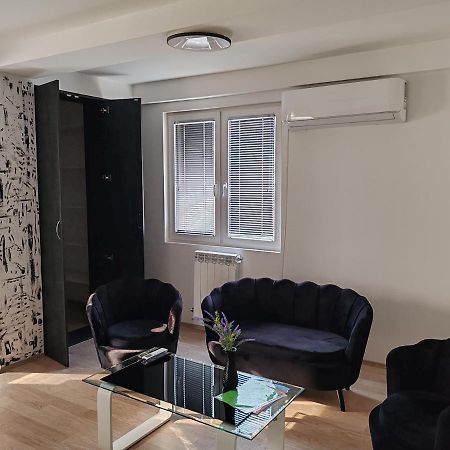 Central Modern Flat M&M Apartments Скоп'є Екстер'єр фото