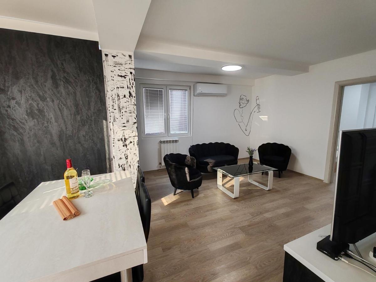 Central Modern Flat M&M Apartments Скоп'є Екстер'єр фото