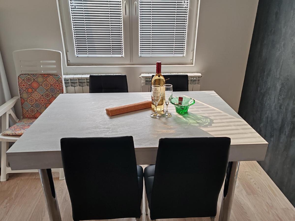 Central Modern Flat M&M Apartments Скоп'є Екстер'єр фото