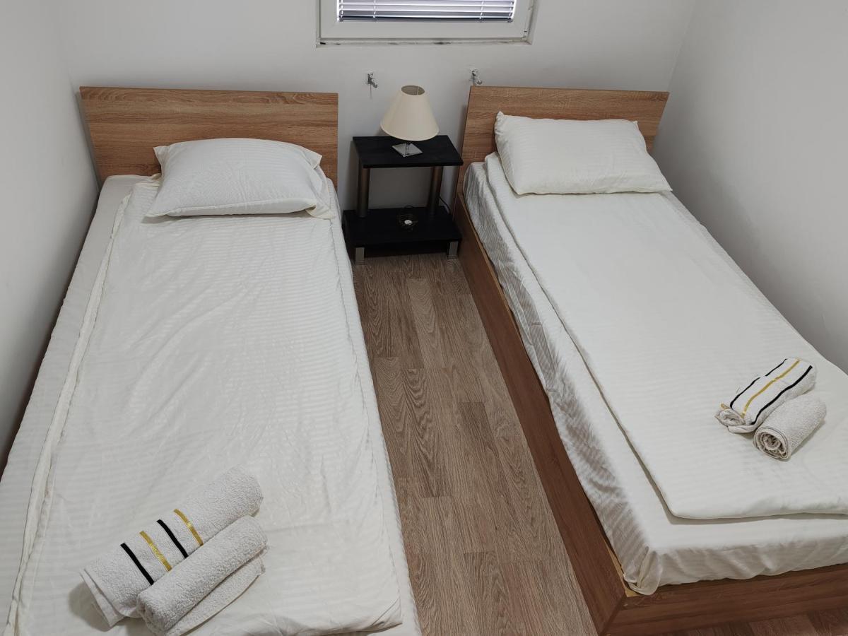 Central Modern Flat M&M Apartments Скоп'є Екстер'єр фото